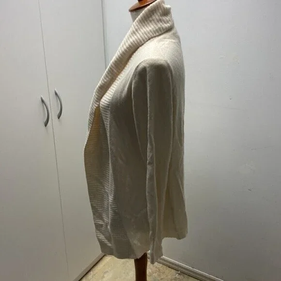 Banana Republic Knitted Italian Yarn Sweater - Picture 2 of 8